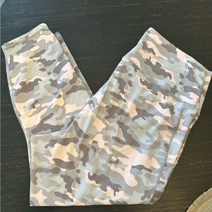 Fabletics powerhold Capri yoga pants pink and gray camo 1X